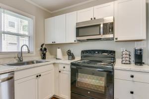 Less Than 2 Mi to Uptown Charlotte Home with Large Yard!