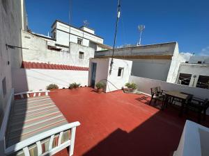 Apartment in old town with roof terrace and fibre, Tarifa