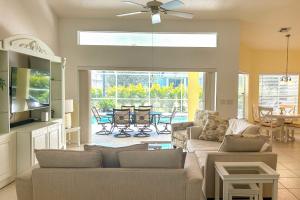 Tropical Terrace Retreat