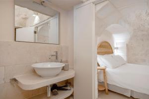 Trulli Olivetum by Trulli Casalina