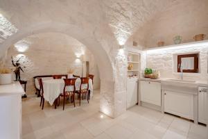 Trulli Olivetum by Trulli Casalina