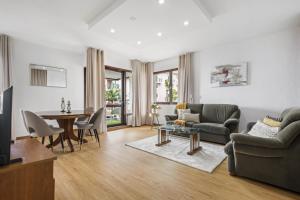 Summertime Stay by Homie