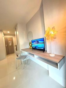 4 mins to MRT Sutthisan