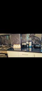 White Luxury Villa Apartments &Hot Tab