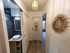 Appartements La Corderie - Centre Ville - Parking : photos des chambres