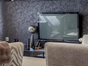 Pass the Keys Glasgow City Apartment with Parking