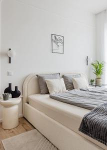 Penthouse with City View and Parking for Two