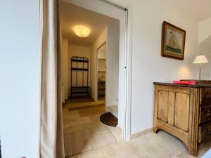 Maisons de vacances La maison de l-Orangerie - Charm & comfort in the very heart of Carentan : photos des chambres