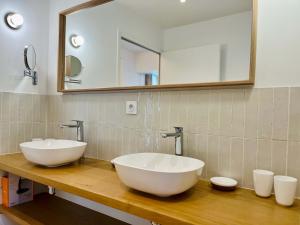 Maisons de vacances La maison de l-Orangerie - Charm & comfort in the very heart of Carentan : photos des chambres