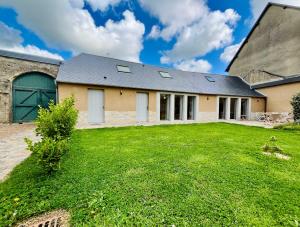Maisons de vacances La maison de l-Orangerie - Charm & comfort in the very heart of Carentan : photos des chambres