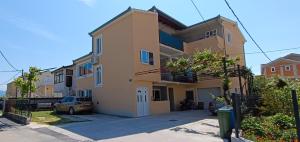 Rico Apartment Cosy and Spacious holiday