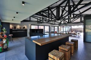 Magnifique Loft Rooftop et piscine 5 chambres 12 personnes