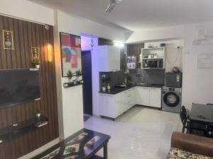 Dwarka Express Studios