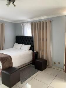 Khainos Self Catering