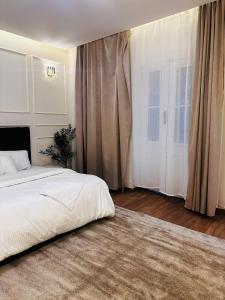 Urban Garden Retreat Cozy Studio and Private Patio