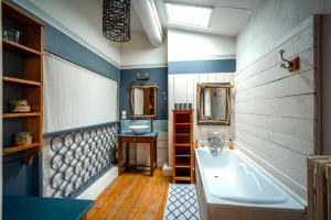 B&B / Chambres d'hotes Prieure Saint-Louis Maison d'Hotes : photos des chambres