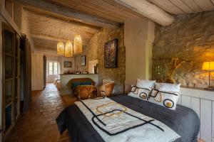 B&B / Chambres d'hotes Prieure Saint-Louis Maison d'Hotes : photos des chambres
