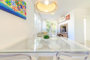 Apê decorado em Jurerê, perto da praia VJ8376