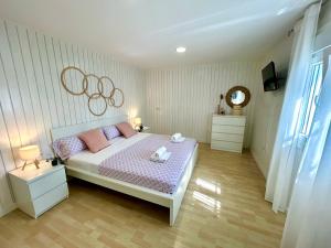 GATU Villa Serena piscina privada mayores de 25 años y familias