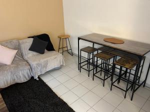 Appartement deux chambres jardin parking