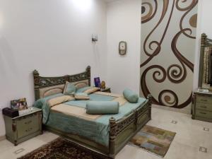 Amazing PALACE in Jaypee Greens - Greater Noida!!!