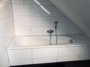 Moderne Wohnung im Grünen in WRN