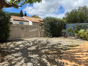 Villas Maison a 350 m de la plage animaux bienvenus : photos des chambres