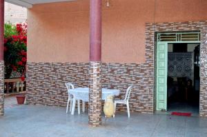 Sunny Villa in Heart of Erfoud - Terrace & Garden, Spacious & Comfortable