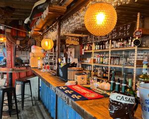 Bateaux BATEAU STANDING A QUAI tout confort : photos des chambres