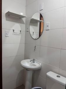 Espaço com Apartamentos Rústicos em Terreno Arborizado, Vaga de Garagem, Ar Condicionado, WiFi