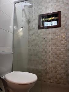 Espaço com Apartamentos Rústicos em Terreno Arborizado, Vaga de Garagem, Ar Condicionado, WiFi