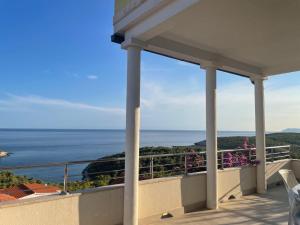 Sunrise Sunset Seaview Walk to Vis Iconic Beaches