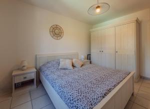 Villas Nouveaute, maison avec piscine : photos des chambres