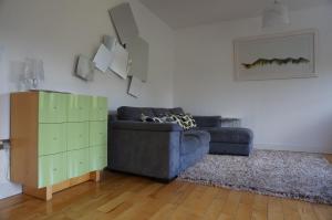 Chaucer View, Chaucer House Apts