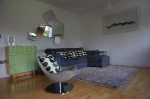 Chaucer View, Chaucer House Apts