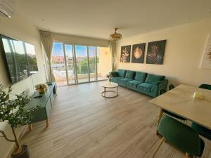 Azure Caribbean Green Spirit