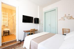 Holiday Lux Boutique Room