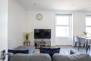 Brick Lane Modern 2 Bedroom Apartment, Up To 6