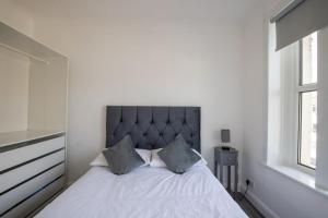 Brick Lane Modern 2 Bedroom Apartment, Up To 6