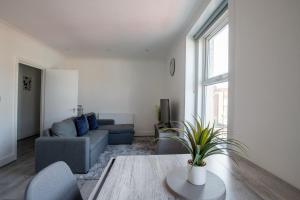 Brick Lane Modern 2 Bedroom Apartment, Up To 6