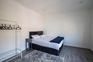 Brick Lane Modern 2 Bedroom Apartment, Up To 6