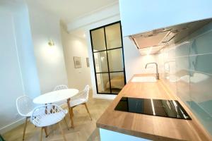 Bright apartment near the beach