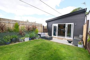 Beautiful Annexe in Newmarket with parking