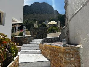 Villa - Sleeps 10 - Pool - Garden - Parking