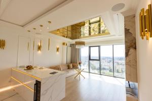 HANZA TOWER GOLD 19th Floor