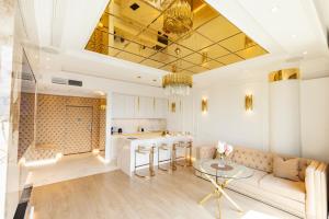 HANZA TOWER GOLD 19th Floor