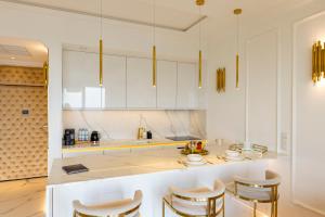 HANZA TOWER GOLD 19th Floor