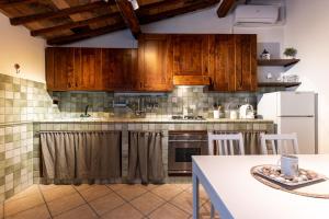 Ximenes Suite 41
