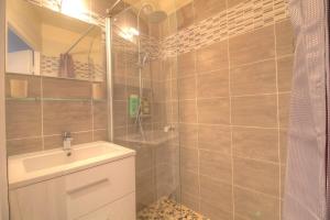 Cosy 2 pièces dans résidence avec piscine