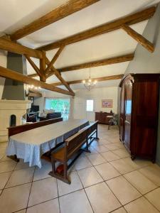 Maisons de vacances Authentique Mas provencal entre mer et Camargue : photos des chambres